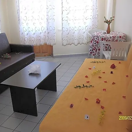 Aparthotel Semiz 2*