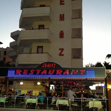 アパートホテル Semiz 2*